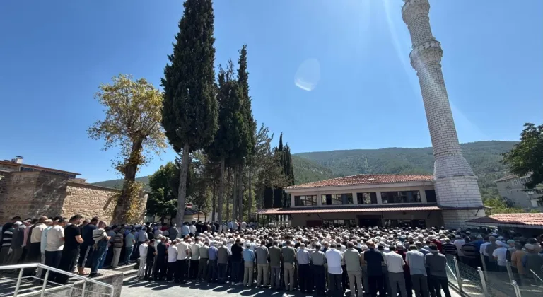 Sinop'ta tarlada ölü bulunan köy muhtarının cenazesi defnedildi