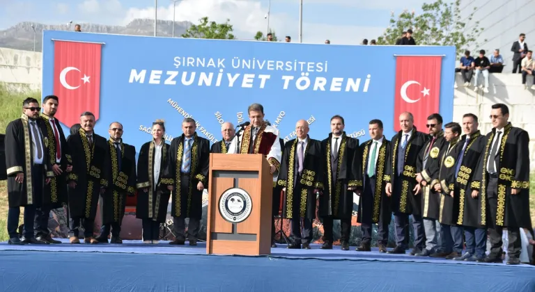 Şırnak Üniversitesinde mezuniyet töreni düzenlendi