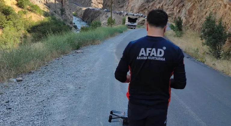 Şırnak'ta balık tutarken Habur Çayı'na düşen kişiyi arama çalışmaları sürüyor