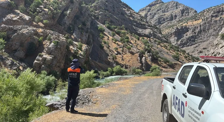 Şırnak'ta balık tutarken Habur Çayı'na düşen kişiyi arama çalışmaları sürüyor