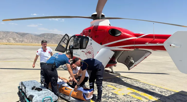 Şırnak'ta bir hasta ambulans helikopterle Şanlıurfa'ya sevk edildi