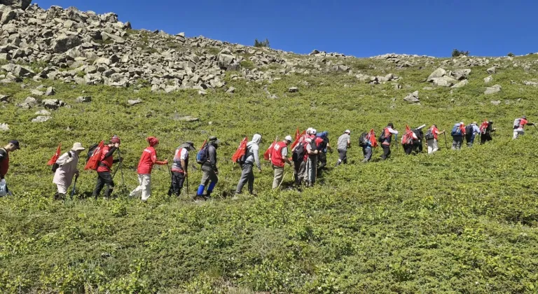 Sivas'ta 15 Temmuz şehitleri anısına Yıldız Dağı'na tırmanış gerçekleştirildi
