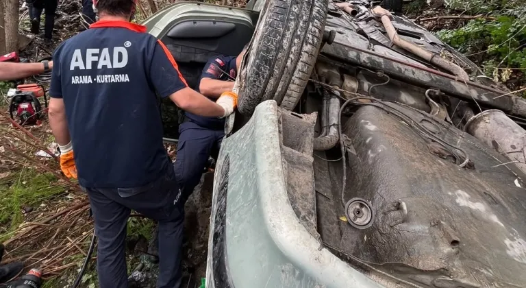 Sivas'ta devrilen otomobilde hayatını kaybeden çocuğun cenazesi Bursa'da defnedildi