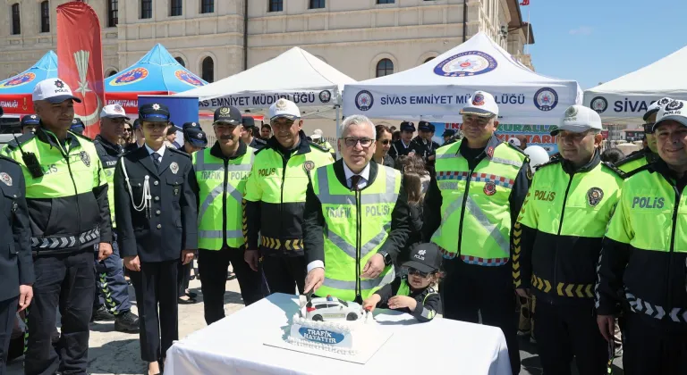 Sivas'ta engelli araçları "reflektör yelekler"le trafikte daha görünür olacak