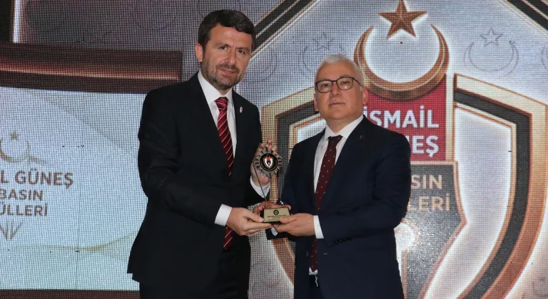 Sivas'ta "İsmail Güneş Basın Ödülleri" sahiplerini buldu