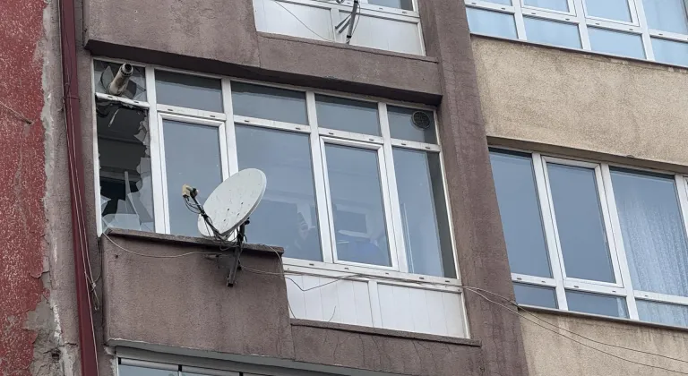 Sivas'ta patlayan kombi hasara yol açtı