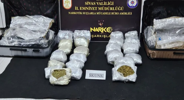 Sivas'ta uyuşturucu operasyonunda 2 şüpheli tutuklandı