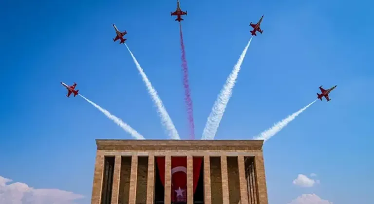 SOLOTÜRK Ankara semalarında: 29 Ekim Kutlamaları öncesi prova uçuşları başladı