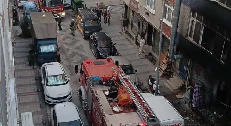 Sultangazi'de bir iş yerinde çıkan yangın söndürüldü
