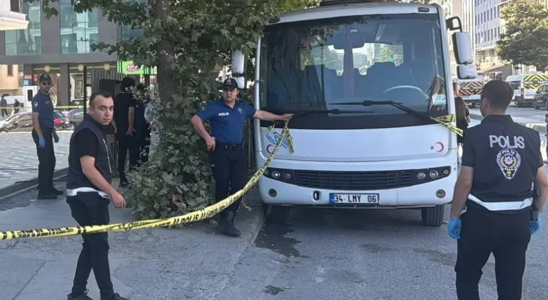 Sultangazi'de kendisinden haber alınamayan servis şoförü aracında ölü bulundu