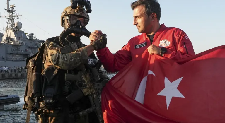 T3 Vakfı Mütevelli Heyeti Başkanı Selçuk Bayraktar, SAT ve SAS komandolarıyla bir araya geldi