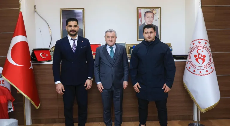 Taha Akgül ve Rıza Kayaalp, Bakan Osman Aşkın Bak'ı ziyaret etti