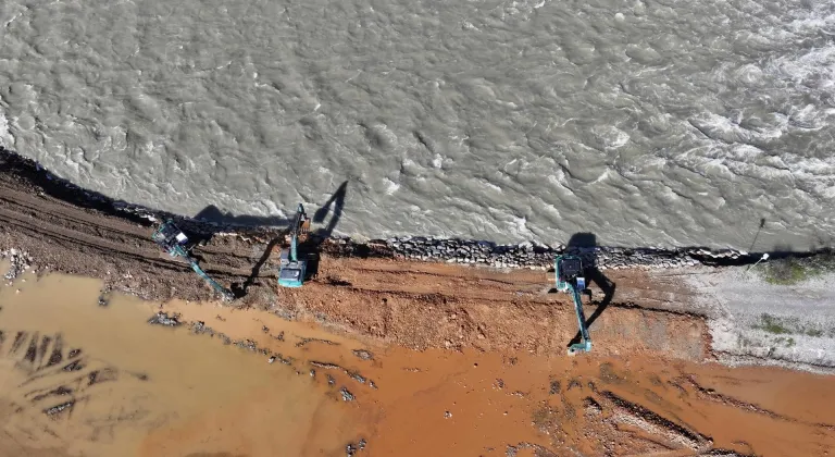 Tarım ve Orman Bakan Yardımcısı Gizligider, Dalaman Çayı'ndaki taşkın önleme çalışmalarını inceledi: