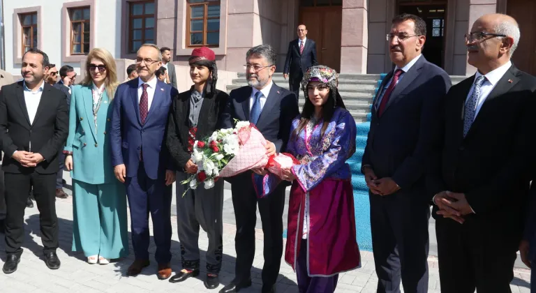 Tarım ve Orman Bakanı Yumaklı, Malatya'da ziyaretlerde bulundu
