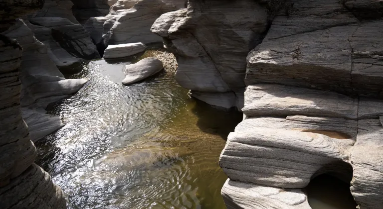 Taşyaran Vadisi, suyun sanat eserine dönüştürdüğü kayalarıyla ziyaretçi çekiyor
