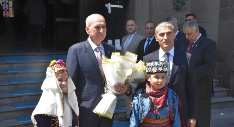 TBMM Başkanı Kurtulmuş, Afyonkarahisar'da Valiliği ve Belediyeyi ziyaret etti