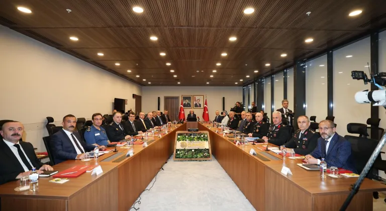 TBMM Başkanı Kurtulmuş ve Bakan Çiftçi, 81 il valisiyle toplantı yaptı