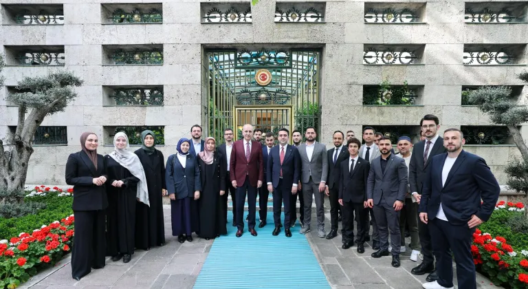 TBMM Başkanı Kurtulmuş, yurt dışındaki genç sivil toplum kuruluşu temsilcilerini kabul etti:
