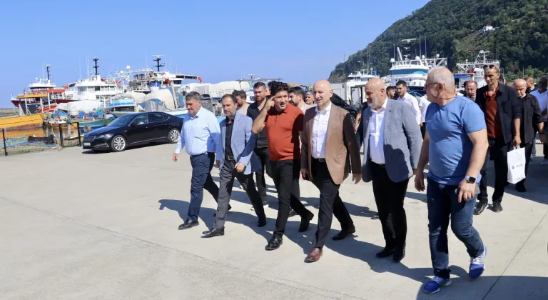 TBMM Bayındırlık Komisyonu Başkanı Karaismailoğlu, Trabzon'da balıkçılarla buluştu
