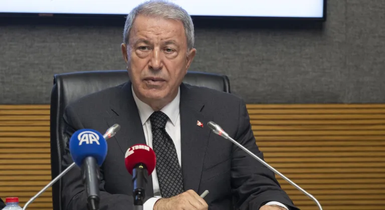 TBMM Milli Savunma Komisyonu Başkanı Akar, şehit aileleri ve gazi derneklerinin temsilcileriyle görüştü