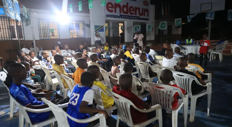 TDV Tanzanya'da yetimlere iftar verdi