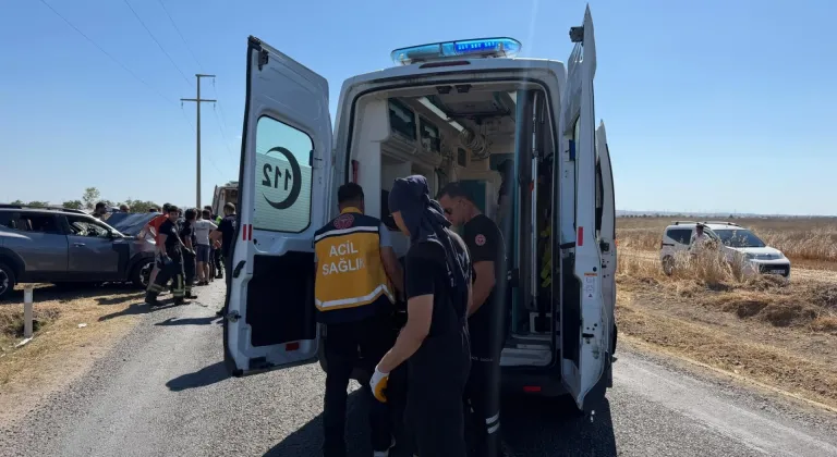 Tekirdağ'da iki otomobilin çarpıştığı kazada 5 kişi yaralandı