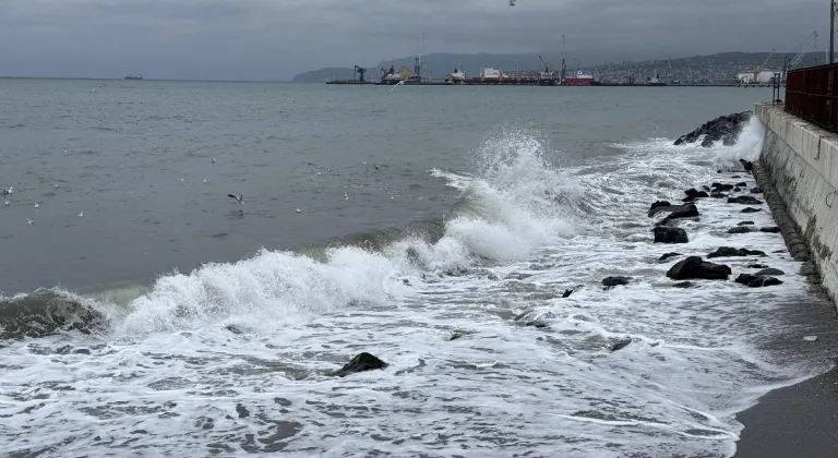 Tekirdağ'da poyraz deniz ulaşımını olumsuz etkiliyor