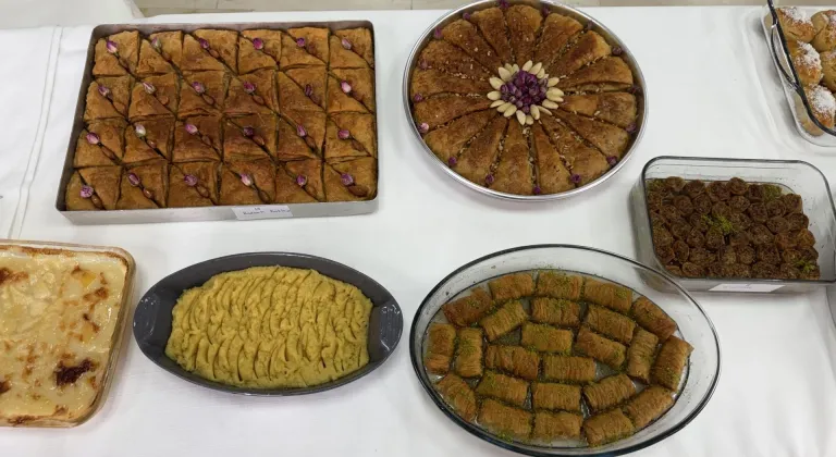 Tekirdağ'da yöresel tatlılar yarıştı