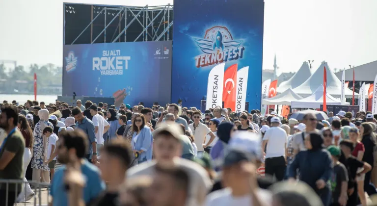 TEKNOFEST Mavi Vatan'da hafta sonu ziyaretçi yoğunluğu yaşanıyor