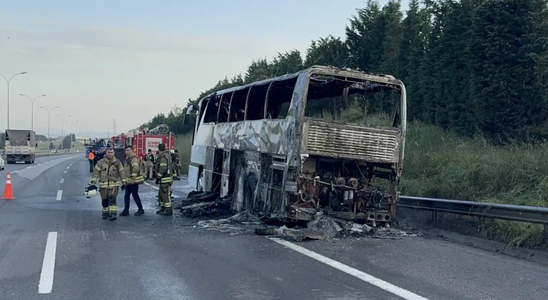 TEM Otoyolu'nda otobüste çıkan yangın söndürüldü