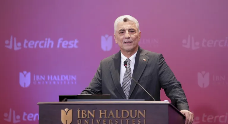 Ticaret Bakanı Ömer Bolat, TercihFest'26'da aday öğrencilerle buluştu: