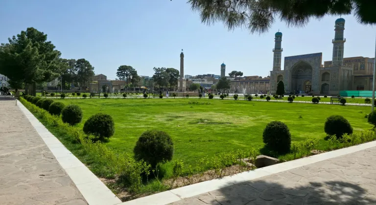 TİKA tarafından yenilenen Herat Ulu Cami parkı hizmete açıldı