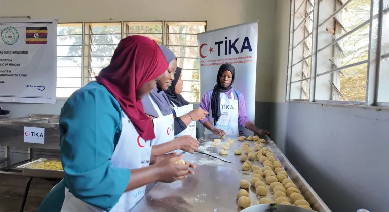TİKA'dan Uganda'da kadınların mesleki eğitimine destek