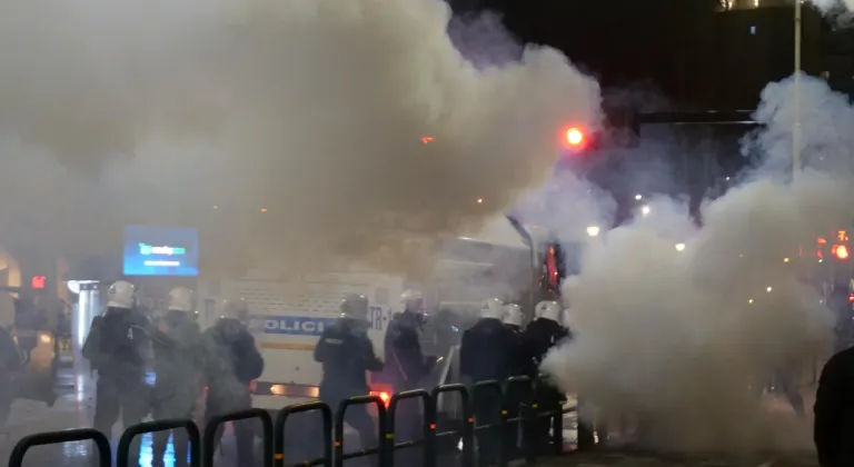 Tiran'da binlerce kişi Rama hükümetinin istifasını istedi