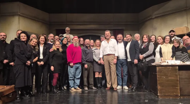 Tiyatro sanatçısı Bülent Emin Yarar, Devlet Tiyatrolarından emekli oldu