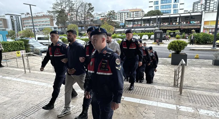 Trabzon merkezli siber dolandırıcılık operasyonunda gözaltına alınan şüphelilerden 11'i tutuklandı