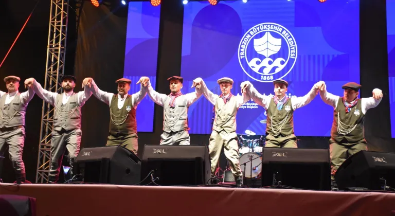 Trabzon'da 4. Uluslararası Horon ve Müzik Festivali gösteri ve konserlerle sürdü