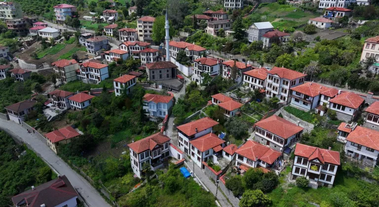 Trabzon'daki tarihi Orta Mahalle ziyaretçilerini bekliyor