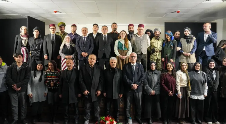 Trabzon'un bazı ilçelerinde "Trabzon'un Kayıp Yılları: Muhacirlik" oyunu sahnelendi