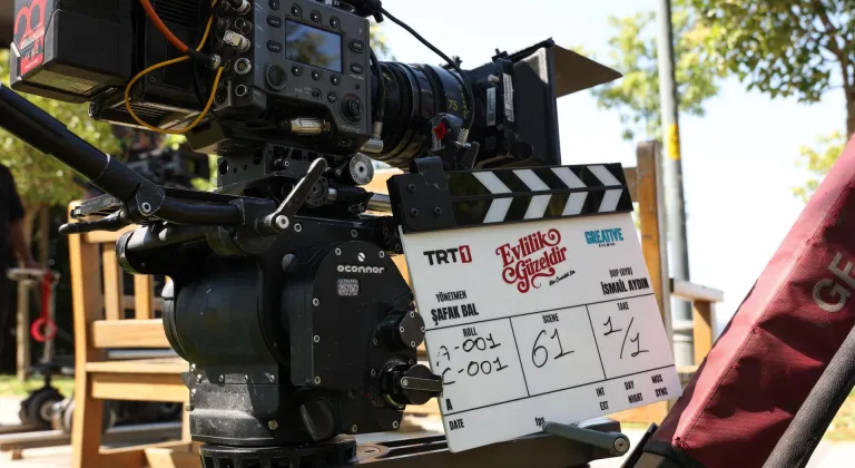 TRT 1'in yeni dizisi "Evlilik Güzeldir"in çekimleri başladı