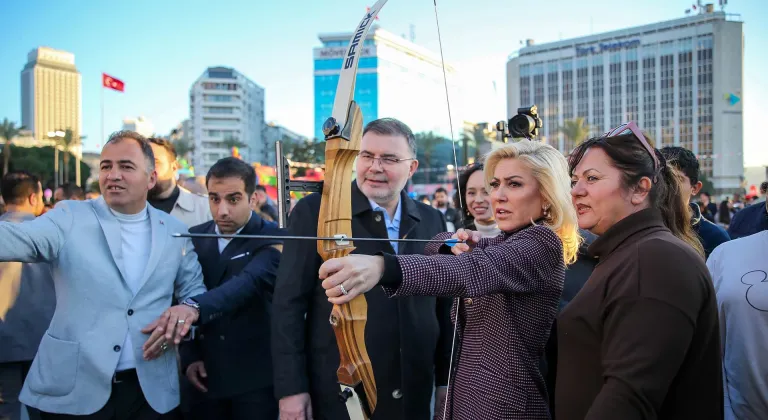 TÜGVA, İzmir'de "Ramazan Şenliği ve Büyük Aile İftarı" düzenledi