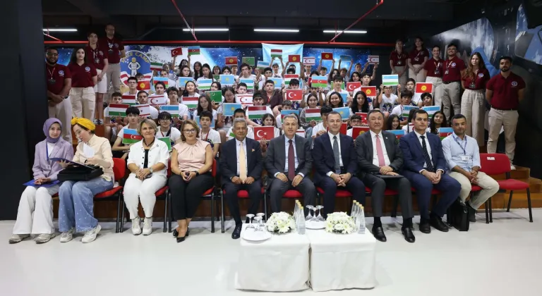Türk dünyasından öğrenciler İzmir'de uzay kampında buluştu