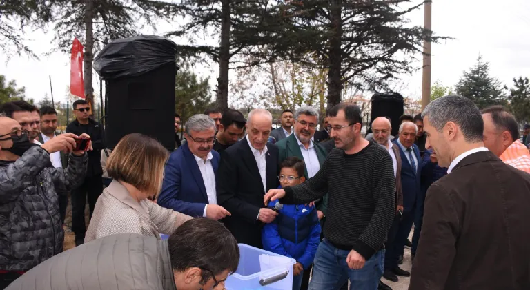 TÜRK-İŞ Genel Başkanı Atalay, Afyonkarahisar'da konut kurası çekimine katıldı