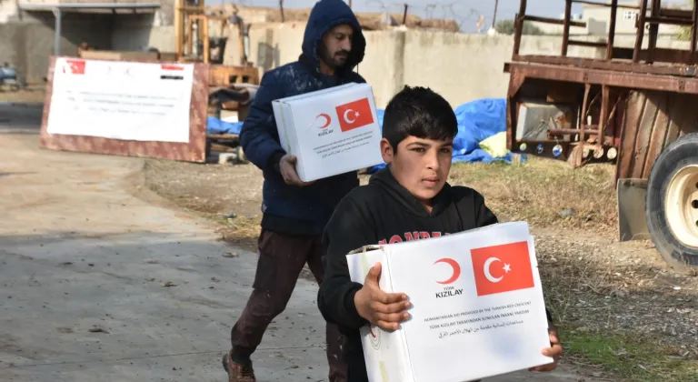 Türk Kızılay, Irak’ın Kerkük kentinde selzedelere gıda yardımı ulaştırdı