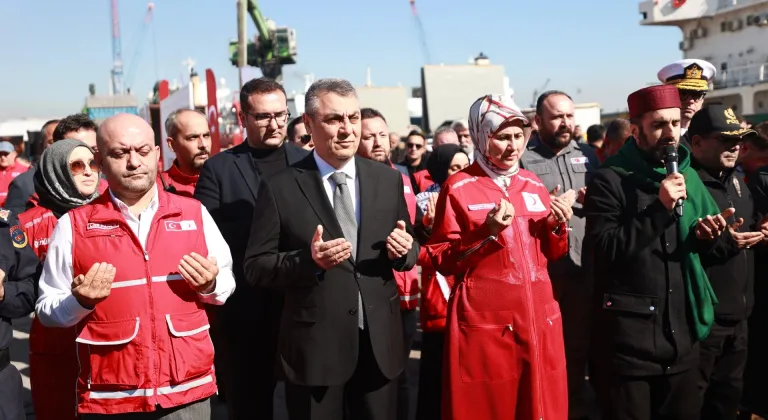 Türk Kızılay'ın Gazze için hazırladığı 21. "İyilik Gemisi" Mersin Limanı'ndan uğurlandı