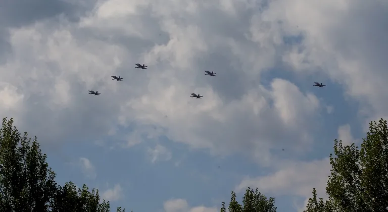 Türk Yıldızları, Çorum'da gösteri uçuşu yaptı
