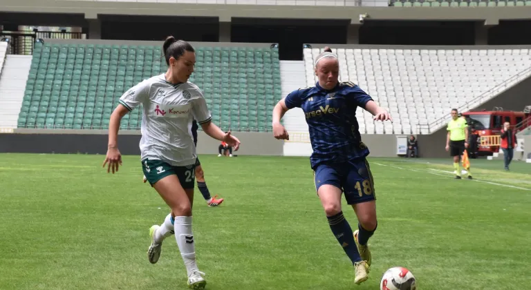 Turkcell Kadın Futbol Süper Ligi'nde Fenerbahçe şampiyonluğunu ilan etti