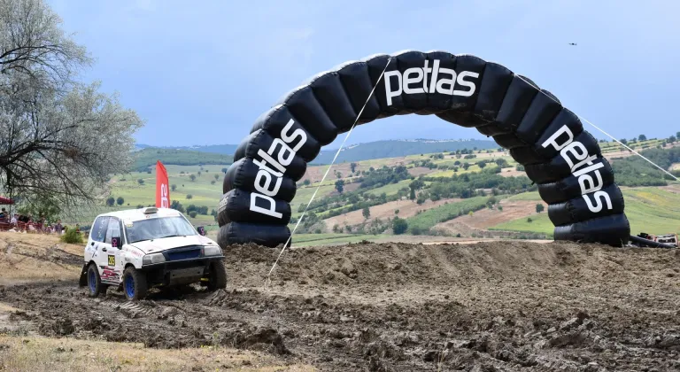 Türkiye Offroad Şampiyonası'nın 4. ayağı Vezirköprü'de sona erdi