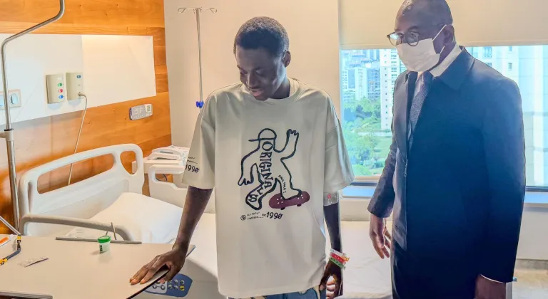 Türkiye'de ilik nakli olması için Senegal'de kampanya düzenlenen Diane'ın tedavisine başlandı
