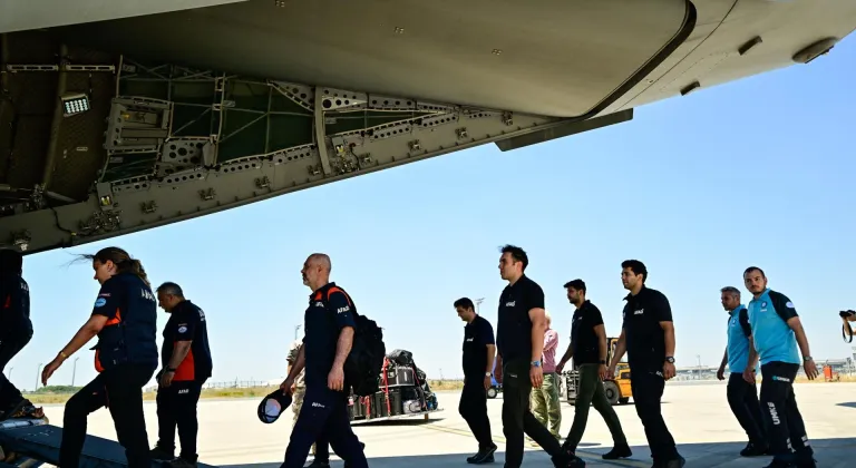 Türkiye'den Venezuela'ya arama kurtarma ve insani yardım ekiplerini taşıyan uçak yola çıktı